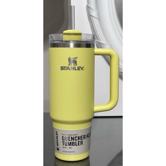 Stanley Quencher H2.0 FlowState Tumbler 30oz, LEMONADE YELLOW - Picture 2 of 5